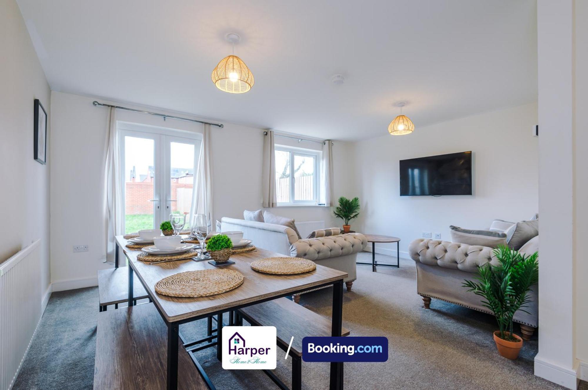 Prime Location 3 Storey By Harperletting Short Lets & Serviced Accommodation Chester With Driveway Long Or Short Stays Hough Green Luaran gambar