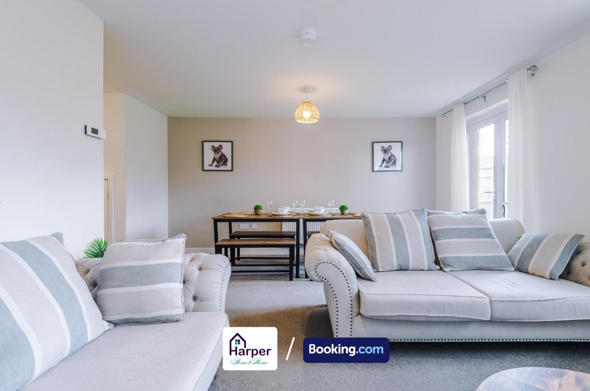 Prime Location 3 Storey By Harperletting Short Lets & Serviced Accommodation Chester With Driveway Long Or Short Stays Hough Green Luaran gambar