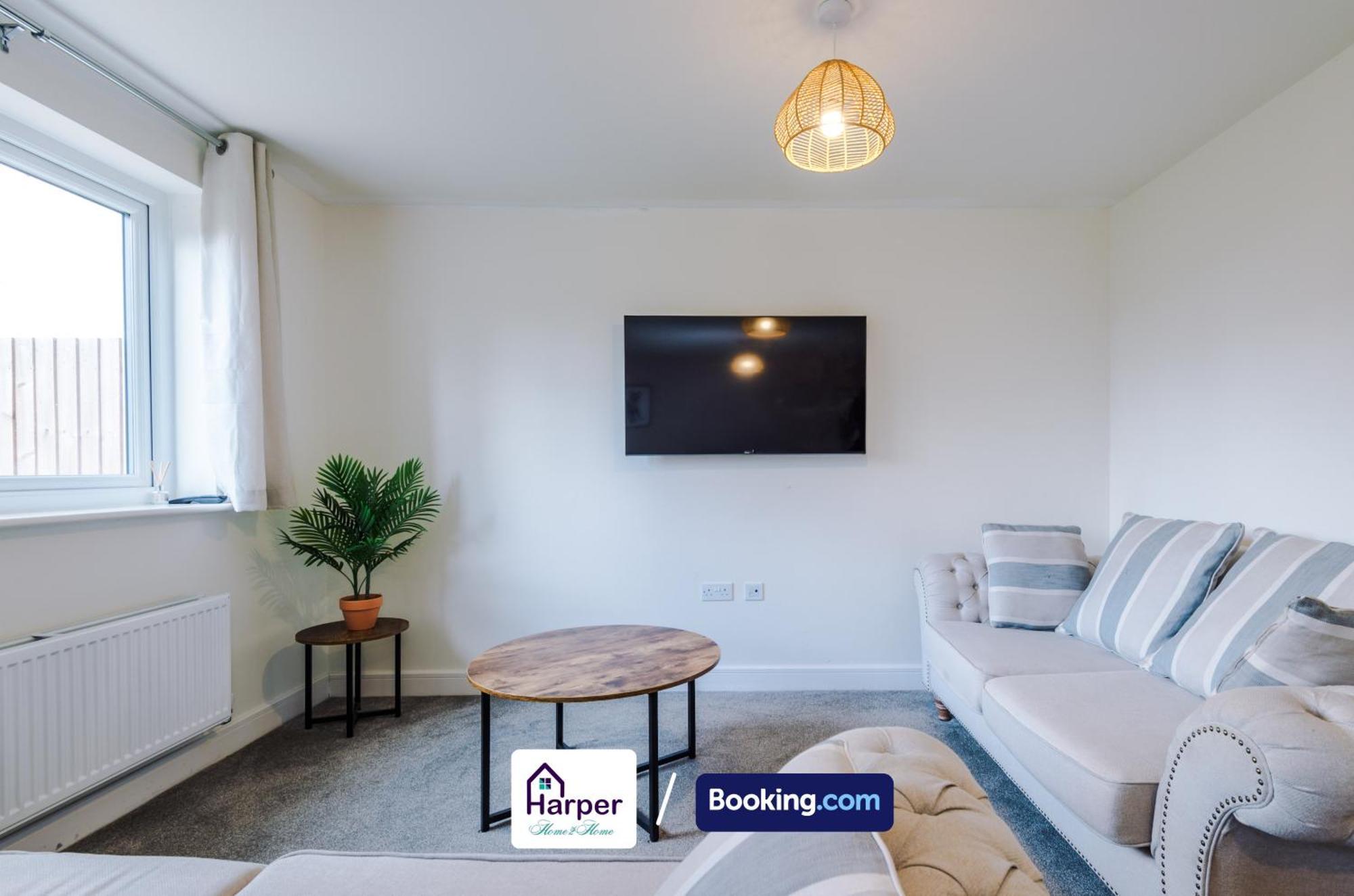Prime Location 3 Storey By Harperletting Short Lets & Serviced Accommodation Chester With Driveway Long Or Short Stays Hough Green Luaran gambar