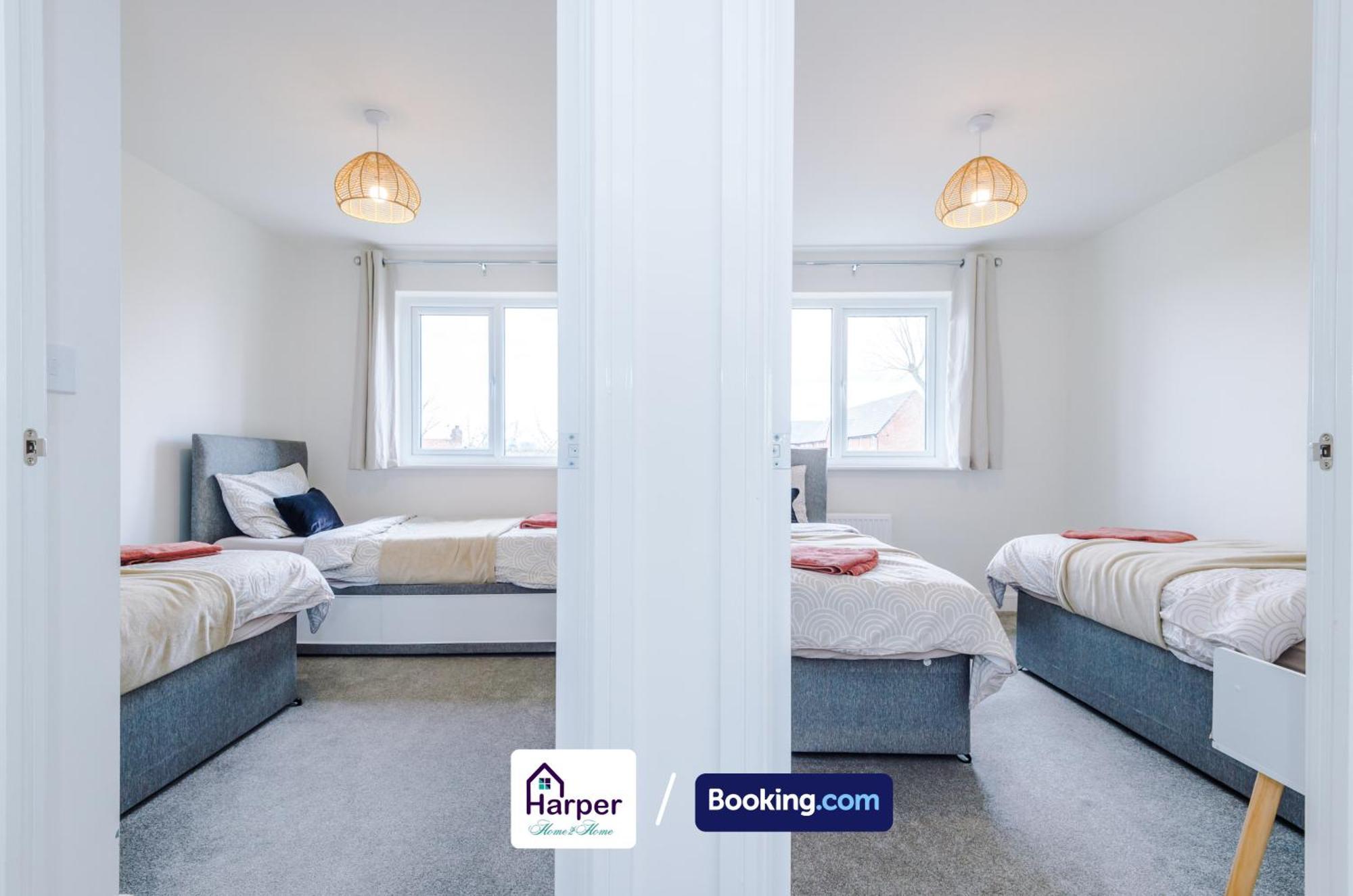 Prime Location 3 Storey By Harperletting Short Lets & Serviced Accommodation Chester With Driveway Long Or Short Stays Hough Green Luaran gambar
