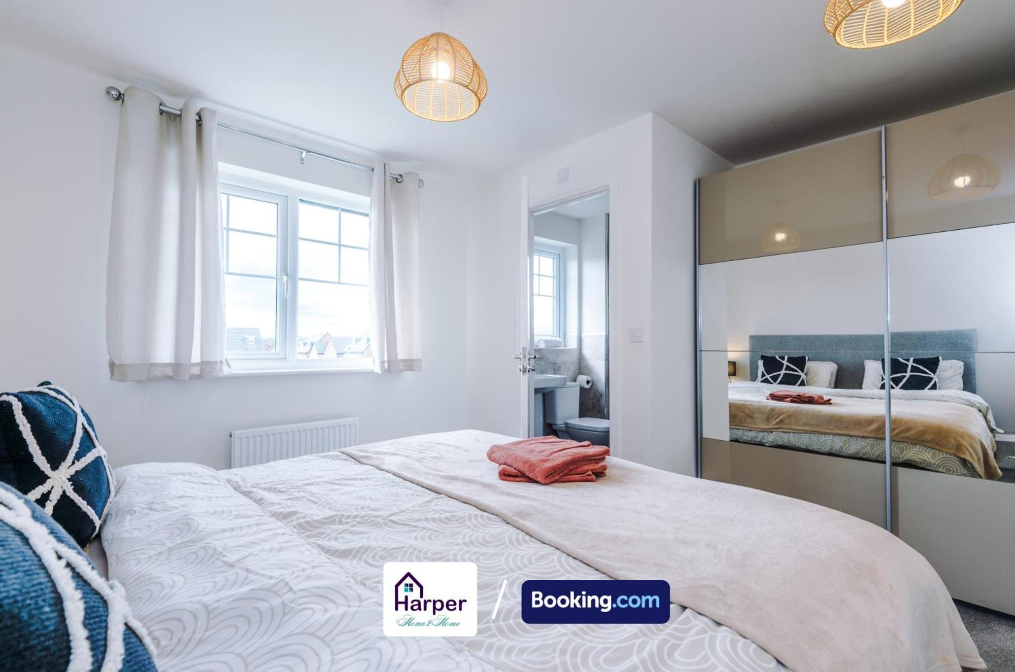 Prime Location 3 Storey By Harperletting Short Lets & Serviced Accommodation Chester With Driveway Long Or Short Stays Hough Green Luaran gambar