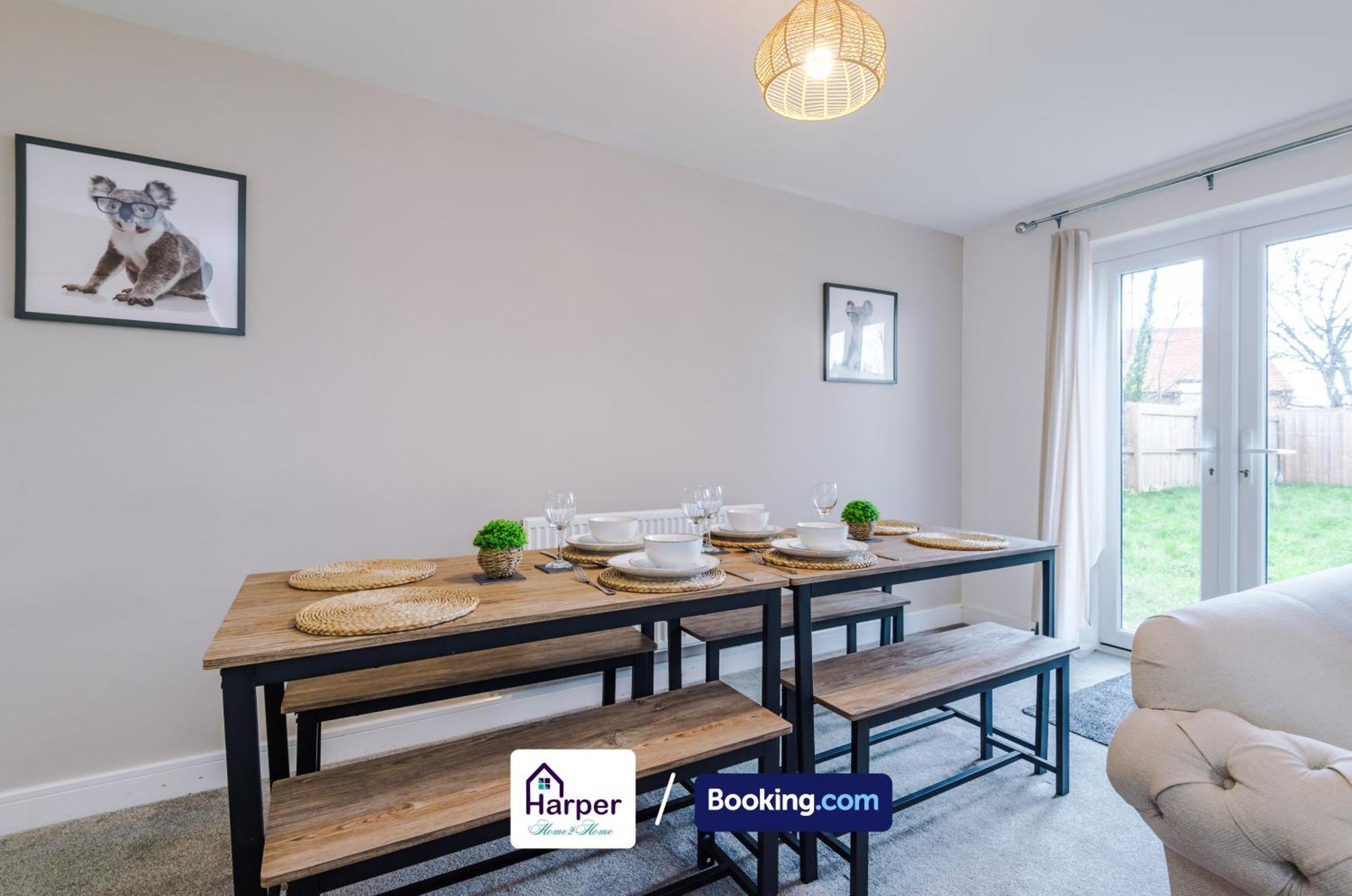 Prime Location 3 Storey By Harperletting Short Lets & Serviced Accommodation Chester With Driveway Long Or Short Stays Hough Green Luaran gambar
